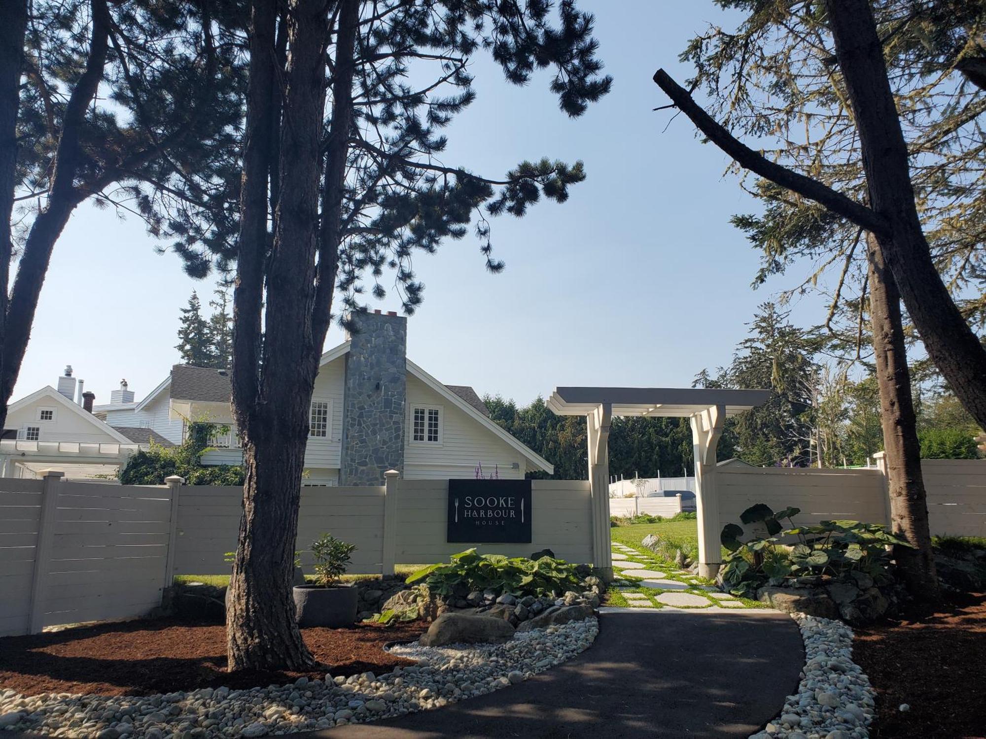 Sooke Harbour House Hotel Exterior foto